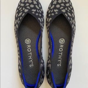 ISO Rothy’s Charcoal Kittens 8-8.5!!